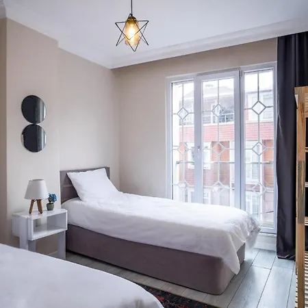 Fully Furnished Cozy And Private Flat In Avcilar 公寓 *